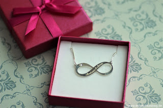 Fashion: Personalisierte Infinity Kette - DAS perfekte Geschenk - www.annitschkasblog.de