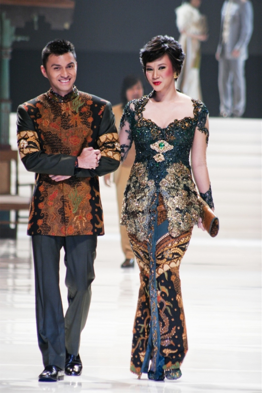 Anne Avantie Kebaya Wedding Dress Bride and Groom | Indonesia