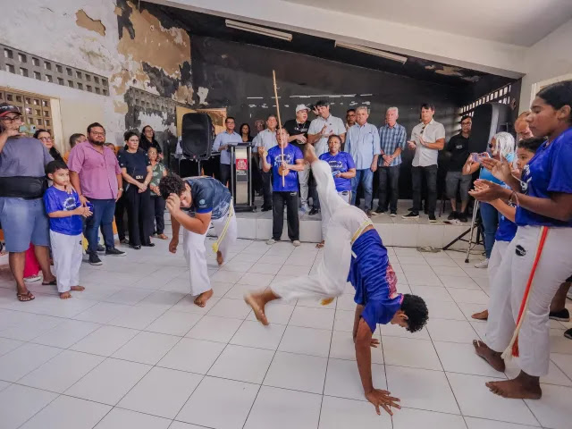 Leo Bezerra assina ordem de serviço de revitalização do Centro de Referência da Juventude, nos Funcionários I