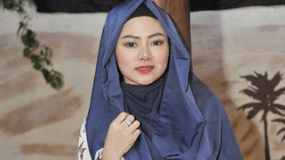 Vitalia Sesha hijab