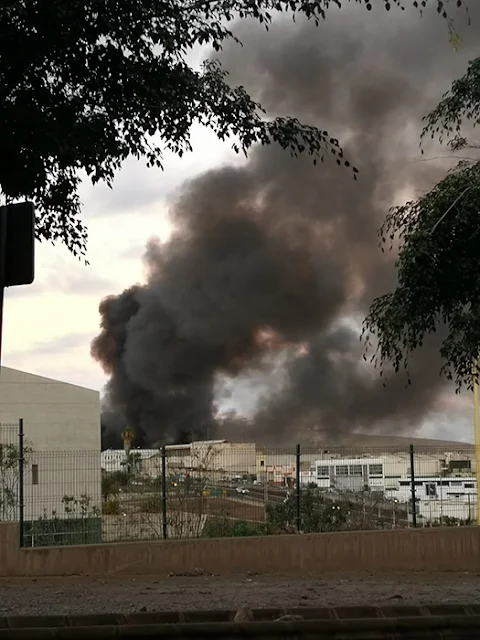 videos fotos incendio polígono Las torres las palmas de gran canaria