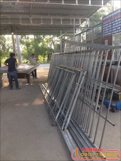 Dịch vụ làm hàng rào bảo vệ khung sắt hộp mạ kẽm  tại TpHCM