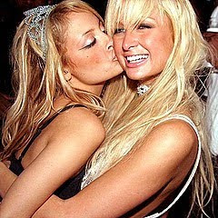 PARIS Y NICOLE