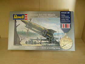 caja original del kit de revell del misil V-2 alemán de la IIGM