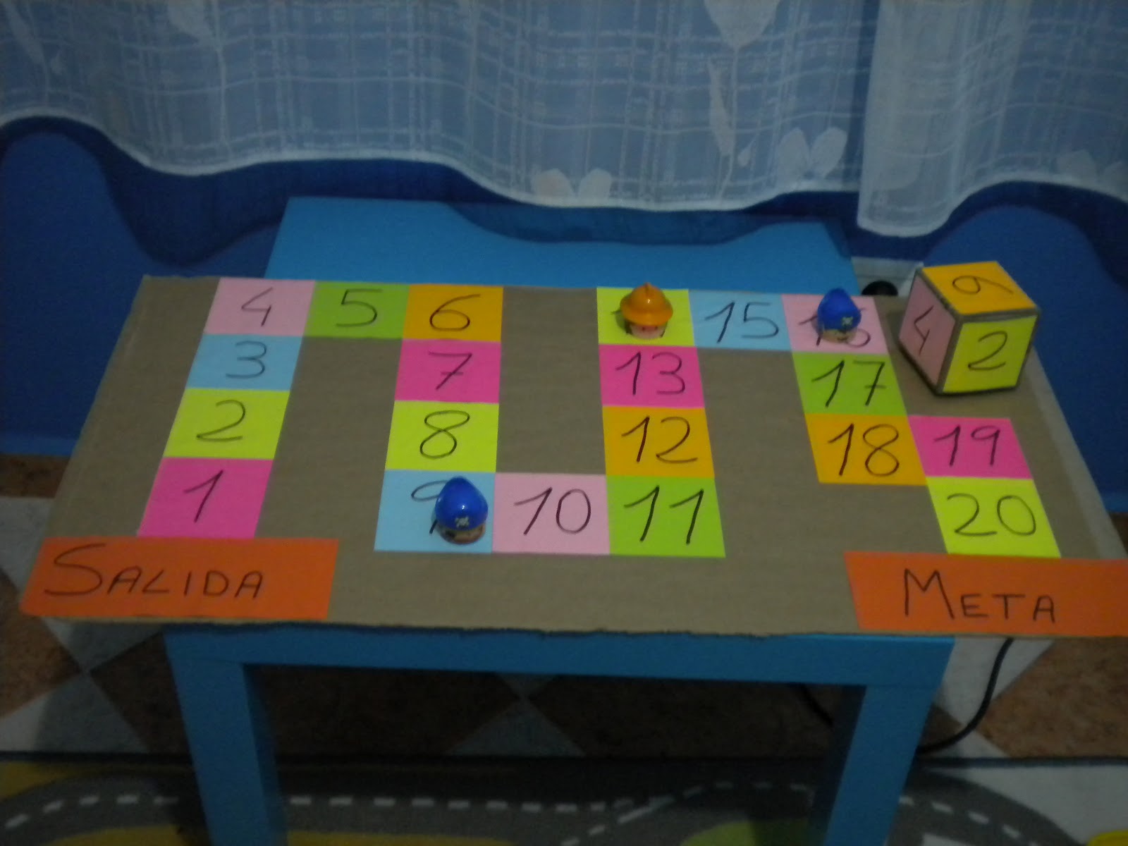 B aprende en casa: Juego de mesa: colores y números