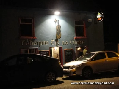 O'Sullivan's Courthouse Pub in Dingle town, Ireland