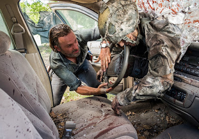 Rick Grimes (Andrew Lincoln) nell'episodio 12