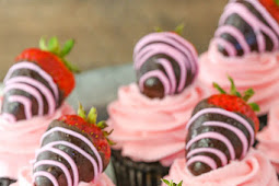 CHOCOLATE COVERED STRAWBERRY CUPCAKES