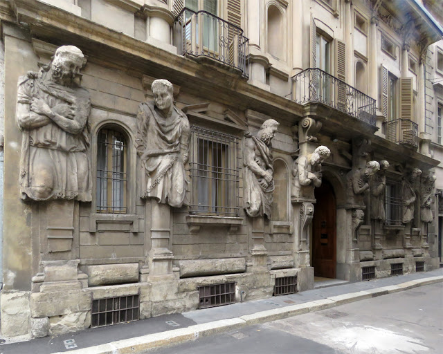 Casa degli Omenoni, House of the Big Men by Leone Leoni, Via degli Omenoni, Milan