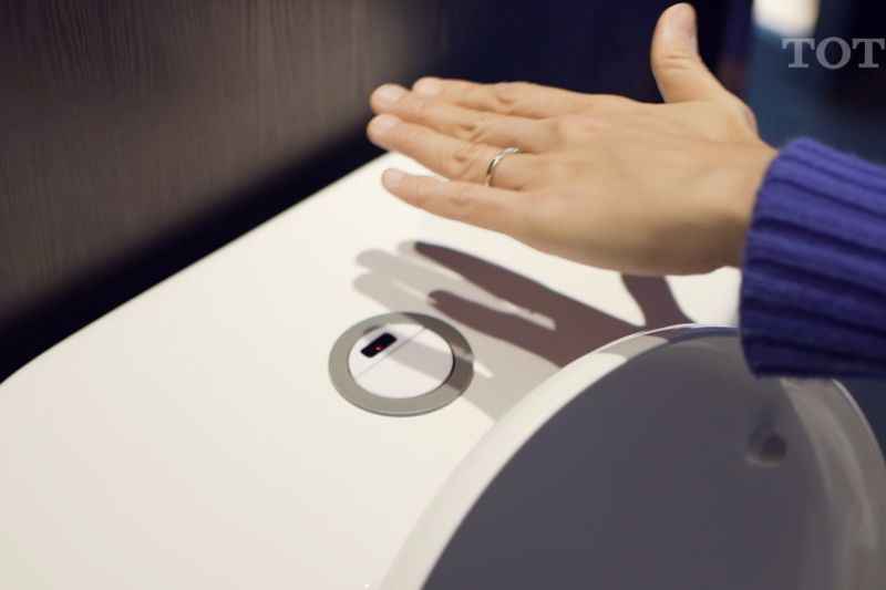 Touchless Toilet TOTO Anti Bakteri dan Hemat Air