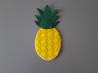 ananas z filcu, magnes na lodówkę