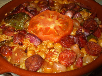 Arroz con manita de cerdo y garbanzos