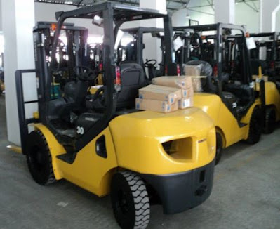 xe nâng komatsu giá bao nhiêu 0937782768