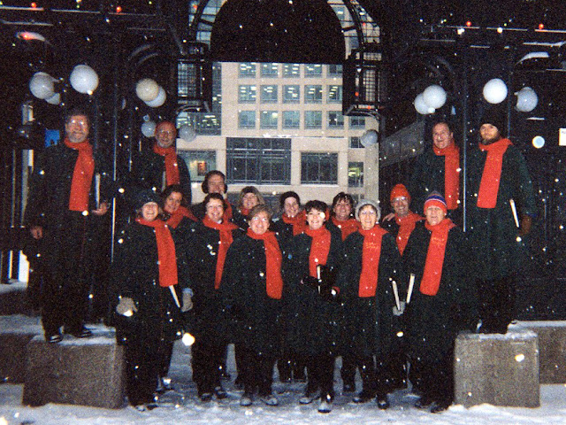 Caroling in the snow, Sparks Street Mall