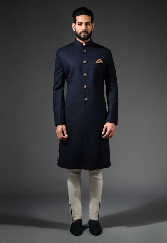 Hindu Wedding Outfits For Guests Men : 20 Best Winter Wedding Outfits for Men for Guest Wedding # ... : Tags:indian wedding outfit for groom,indian groom outfits,hindu marriage mens suits.