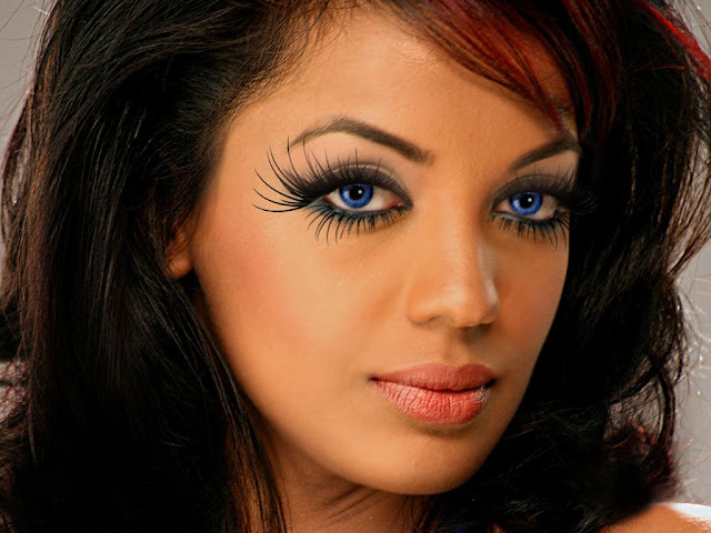  India Sexy Actress Mugdha Godse