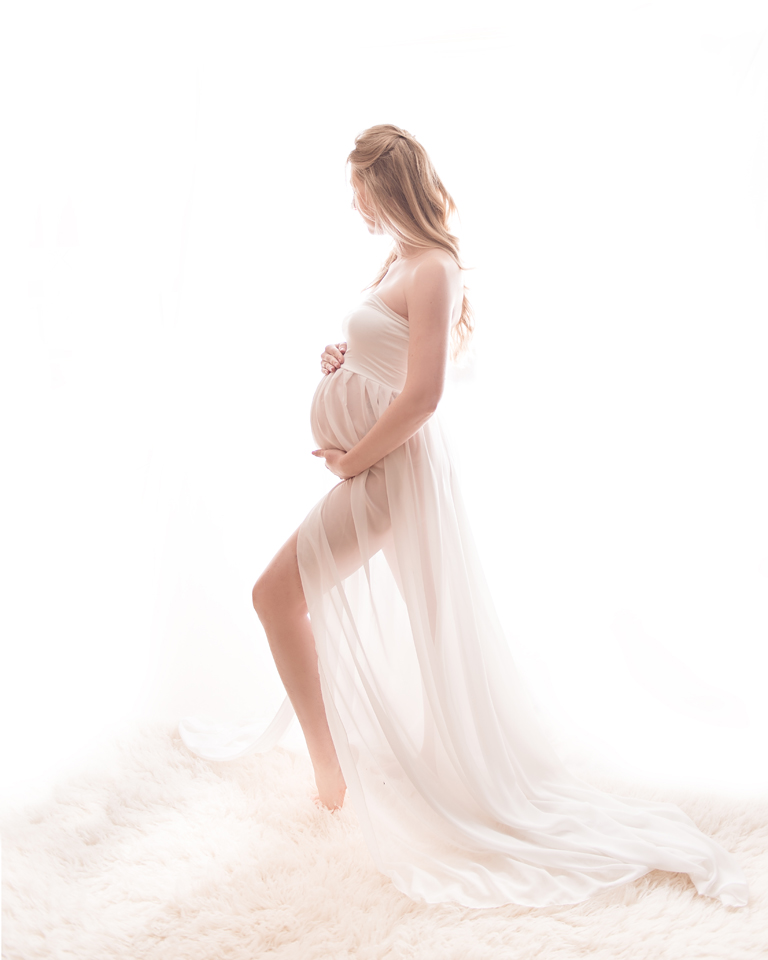 Stunning Maternity Images: Geneva, IL, Wigglebug Photography