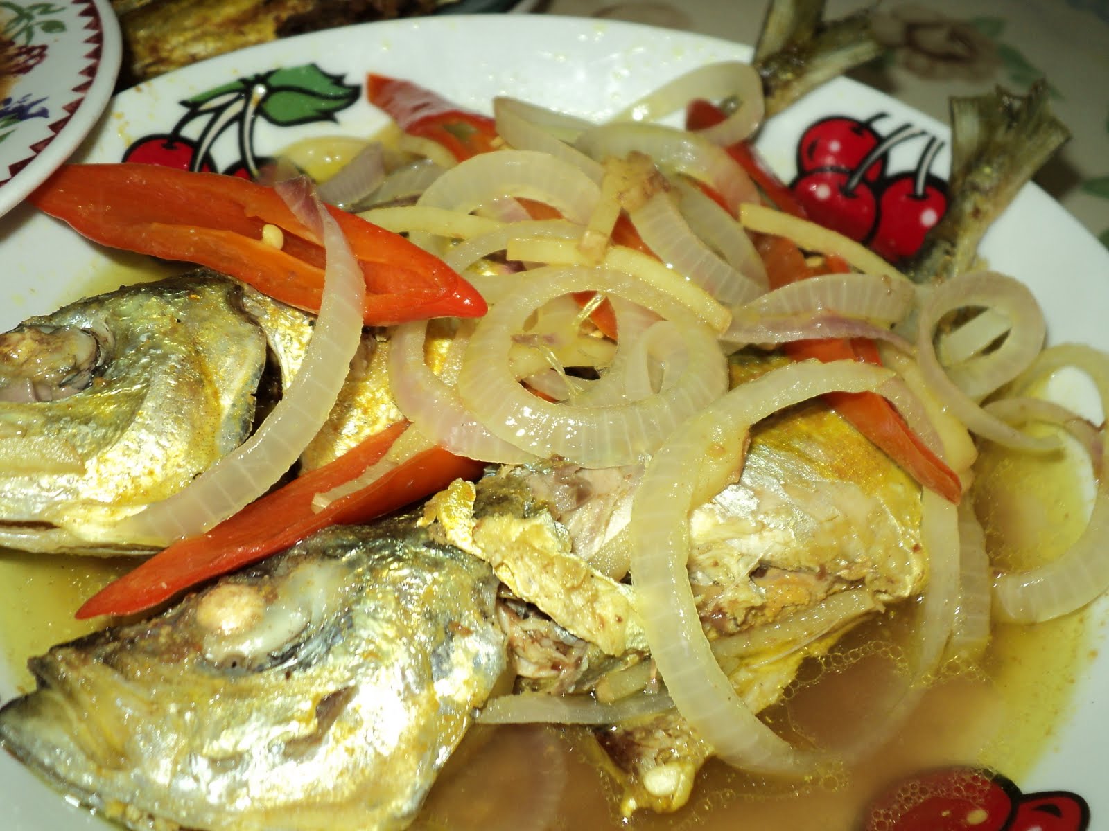 MASAKAN DARI DAPURKU: IKAN MATA BESAR MASAK ASAM