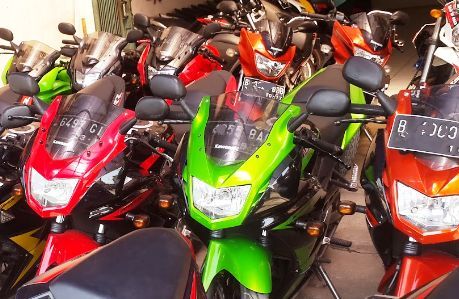 Showroom Jual Beli Motor Bekas Tangerang