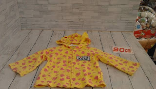 中古品　子供服　９０㎝　ＡＮＡＰ　長袖パーカー　１９０円