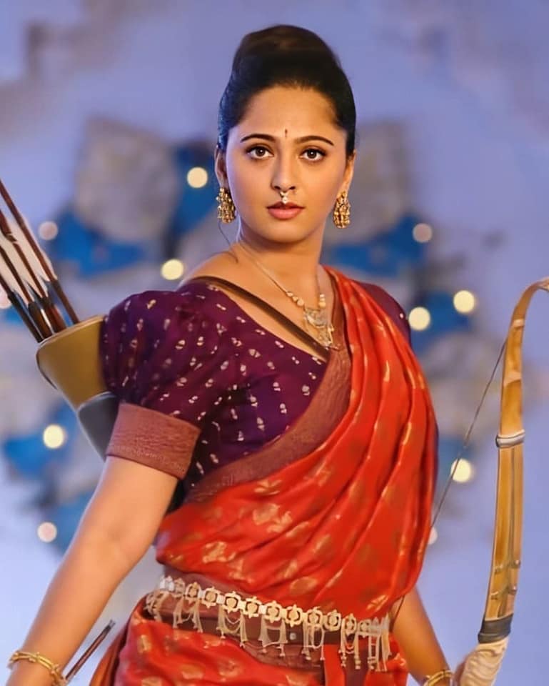 ACTRESS ANUSHKA SHETTY HOT PHOTOS & IMAGES