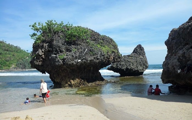 Pantai Siung Objek Tempat Wisata Pantai Yogyakarta atau sekitarnya jogja