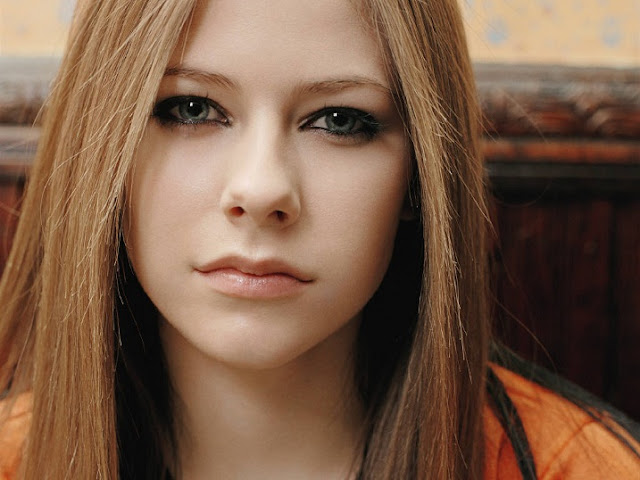   Lirik dan Chord Lagu Stop Standing There ~ Avril Lavigne