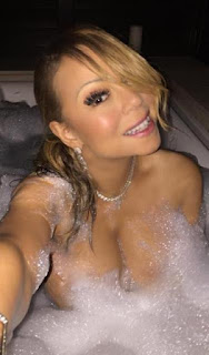 Mariah Carey lagi Mandi