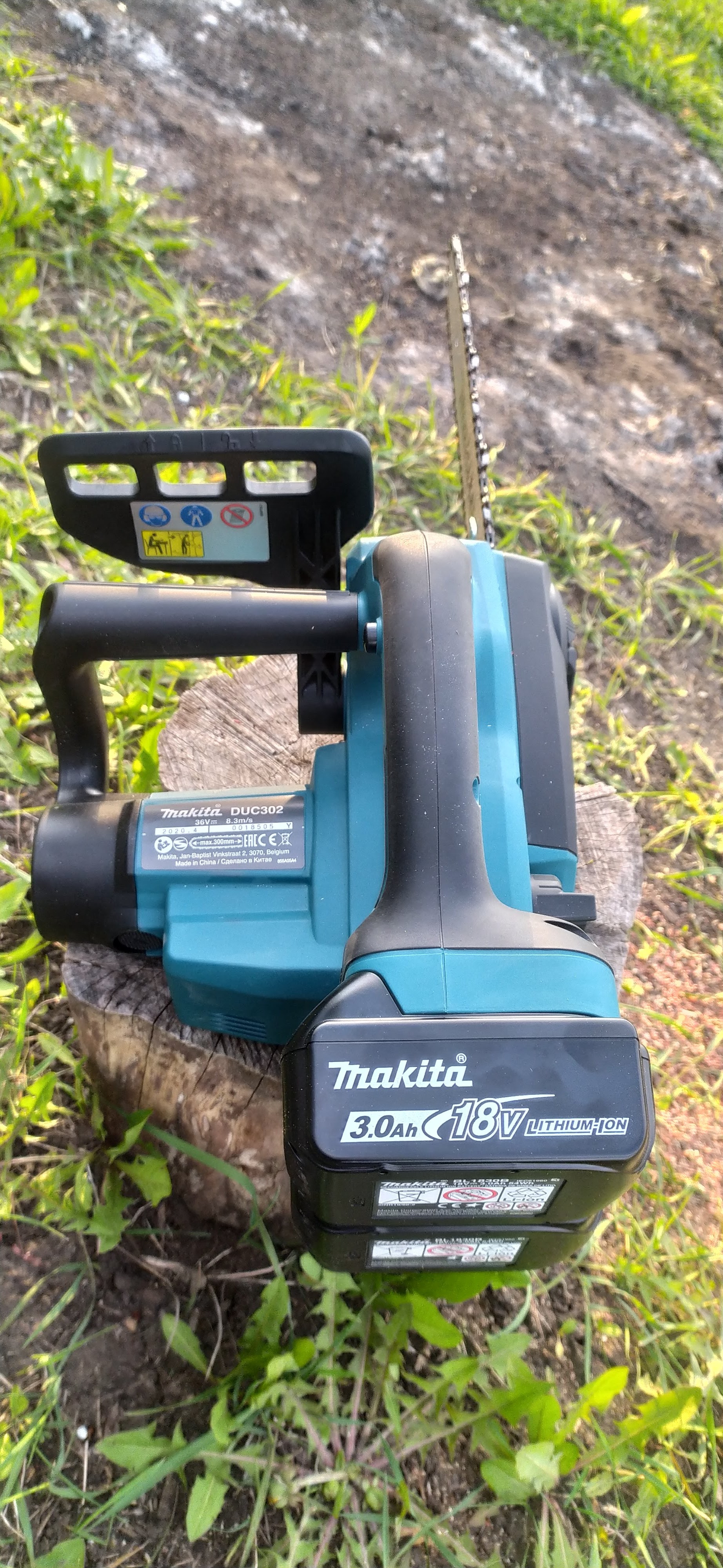 Пила цепная makita duc302rf2. Makita пила duc302. Цепная пила Makita duc302z. Makita duc 302 габариты. Макита LXT duc302z купить аккумулятор.