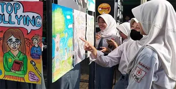 Komunitas Linggayoni Dukung Pelatihan Digital Painting di SMKN 1 Batang untuk Masa Depan Bisnis Kreatif