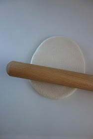 rolling pin, cutting mat