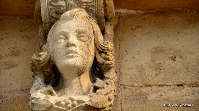 Honfleur  -visage sculpté