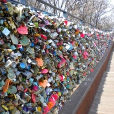 Tradisi unik pasang gembok cinta di namsan Seoul tower Korea selatan, berita tentang korea selatan, fakta tentang korea selatan