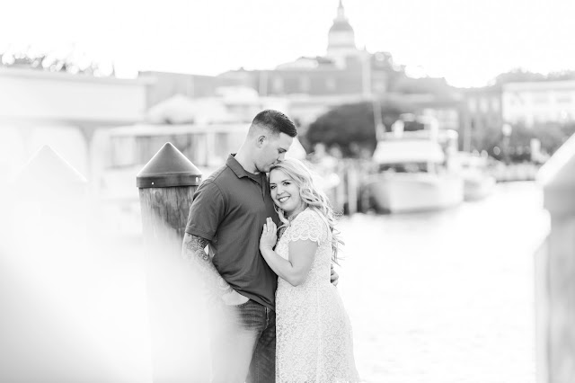 Downtown Annapolis Engagement Photos | Photos by Heather Ryan Photography