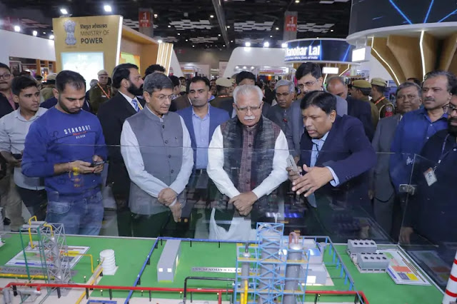 माननीय विद्युत, आवास और शहरी कार्य मंत्री श्री मनोहर लाल ने आईआईटीएफ 2024 में विद्युत मंत्रालय और एनटीपीसी पवेलियन का दौरा किया