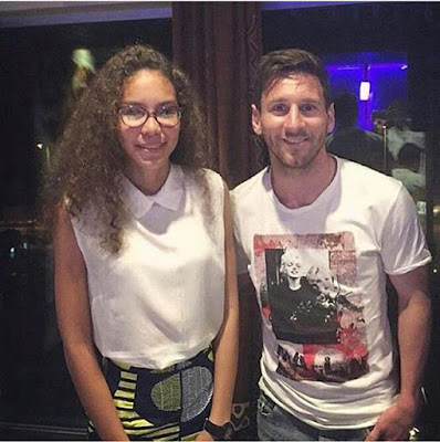 Lionel with fans