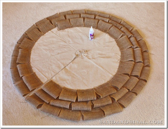 Glue Burlap Loops to skirt (800x602)