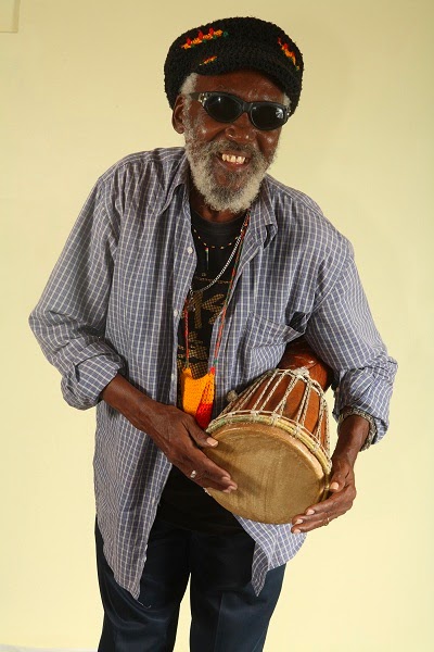 Noel "Scully" Simms worlds best percusionist-bongos-percusion-reggae-workwithroemer
