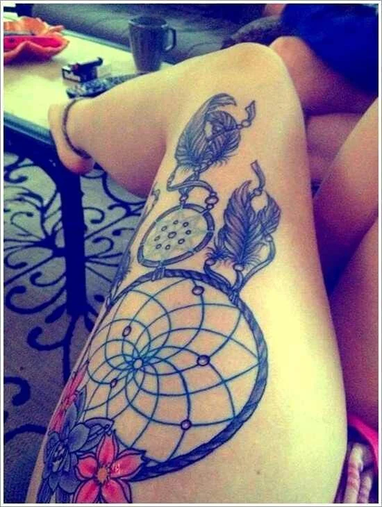 Tatuajes en el muslo para mujeres