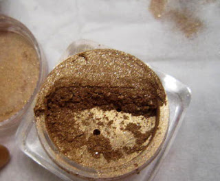 Lise Watier Mineral Loose Powder Eyeshadow in D'or Makeup tutorial