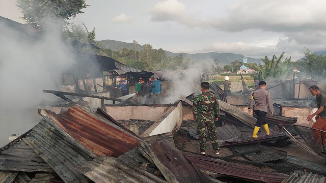 4 Unit Rumah Semi Permanen Ludes Terbakar di Tarutung 