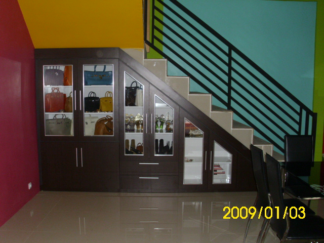 Furniture and Interior Samarinda Perpaduan Lemari dan Tangga 