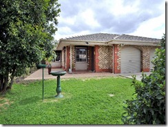 27bgreenwillowAve, Paradise 01 - Front