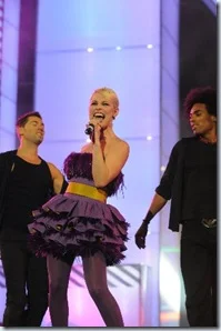 SORAYA- GALA DRAG 2010_318x480