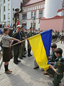 Фото Укринформ:у памятника Пластунам