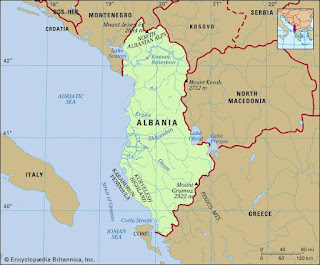 كم تبعد ألبانيا