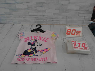 中古品　子供服　８０㎝　ピンク×ミニープリント　半袖Tシャツ　１１０円