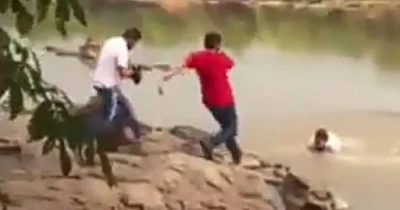 Vídeo bizarro de candidato caindo dentro de um rio durante a gravação de uma propaganda eleitoral viraliza na internet
