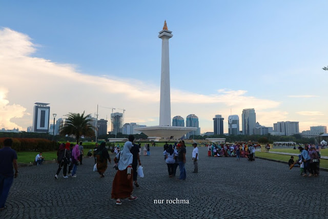 monas