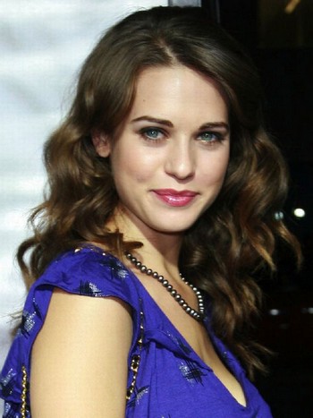 lyndsy fonseca twitter. Lyndsy Marie Fonseca (born January 7, 1987) is an American actress known for playing Colleen Carlton on the CBS daytime soap opera The Young and The